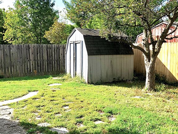 Shed - It could use some care and improvements