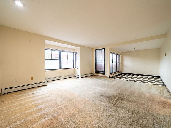 3rd image of 60R Gibson St #B3