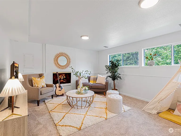 15627 SE 42nd Ct — Photo 3