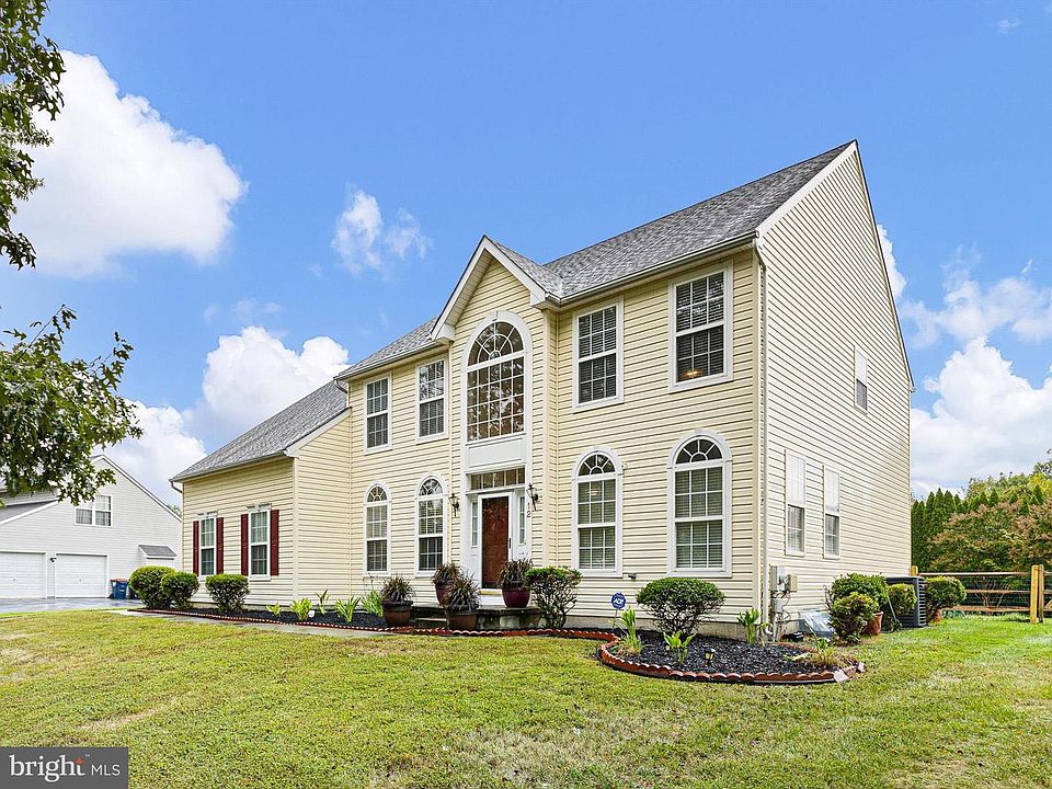 1st image of 12 Willow Grove Mill Dr