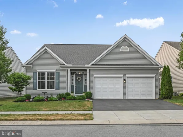 13 Old Ivy Ln, Gordonville, PA 17529