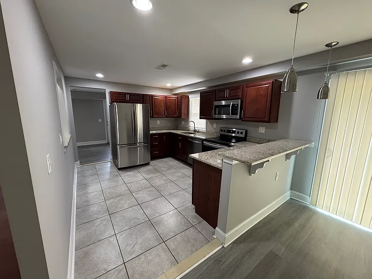 814 Foxwell Rd — Photo 4