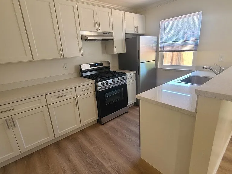 2414 Sacramento St #2 — Photo 5