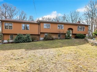 19 Pepper Ridge Dr, Shelton, CT 06484