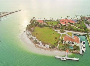 240 Bay Rd, Naples, FL 34102