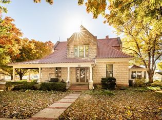 605 Columbia St, Council Grove, KS 66846