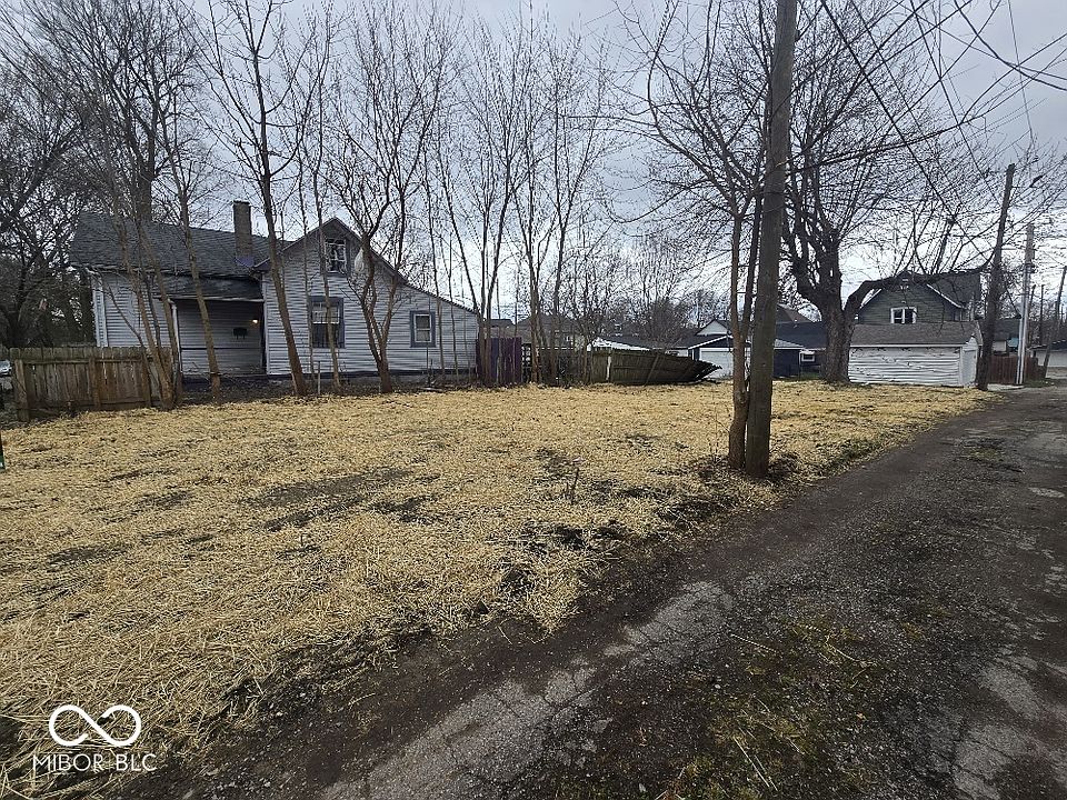 2nd image of 1618 E Market St