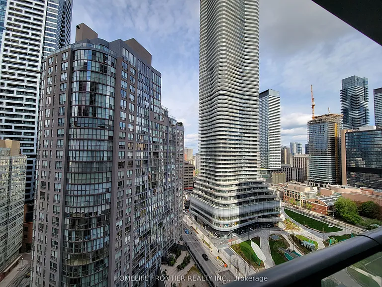 955 Bay St #1701 — Photo 20