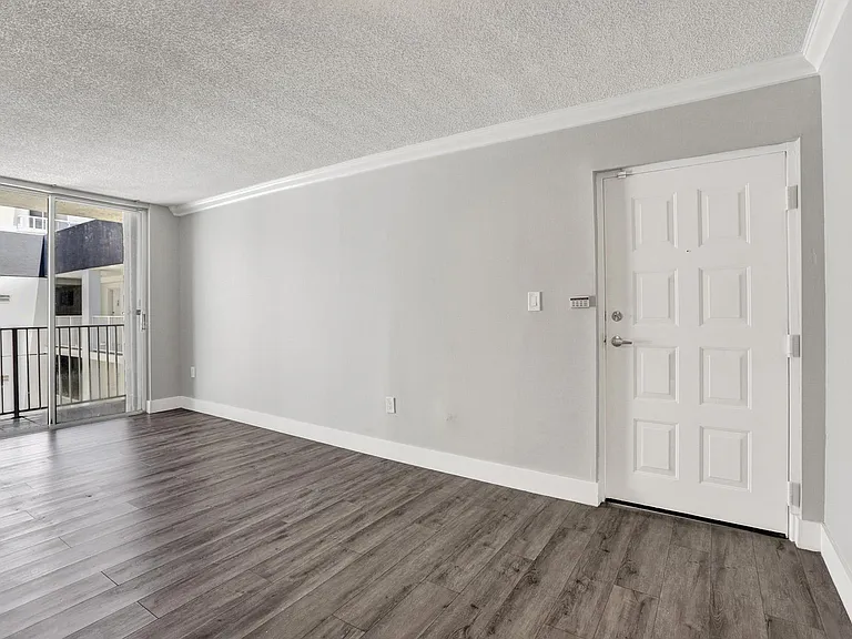 126 SW 17th Rd #601 — Photo 12