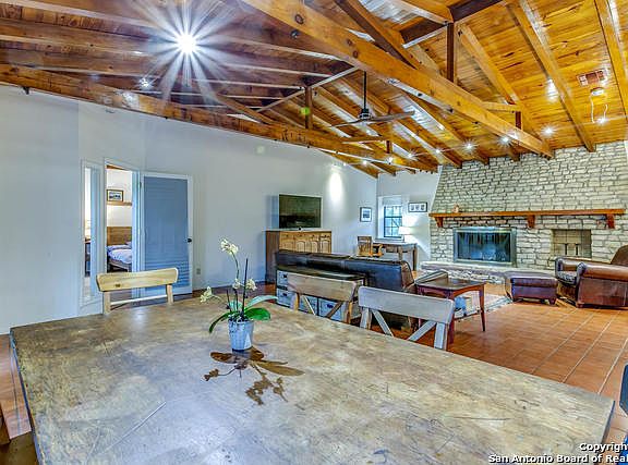 5th image of 13838 Antonio Dr