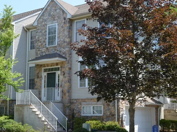 145 Arrowgate Dr, Randolph, NJ 07869