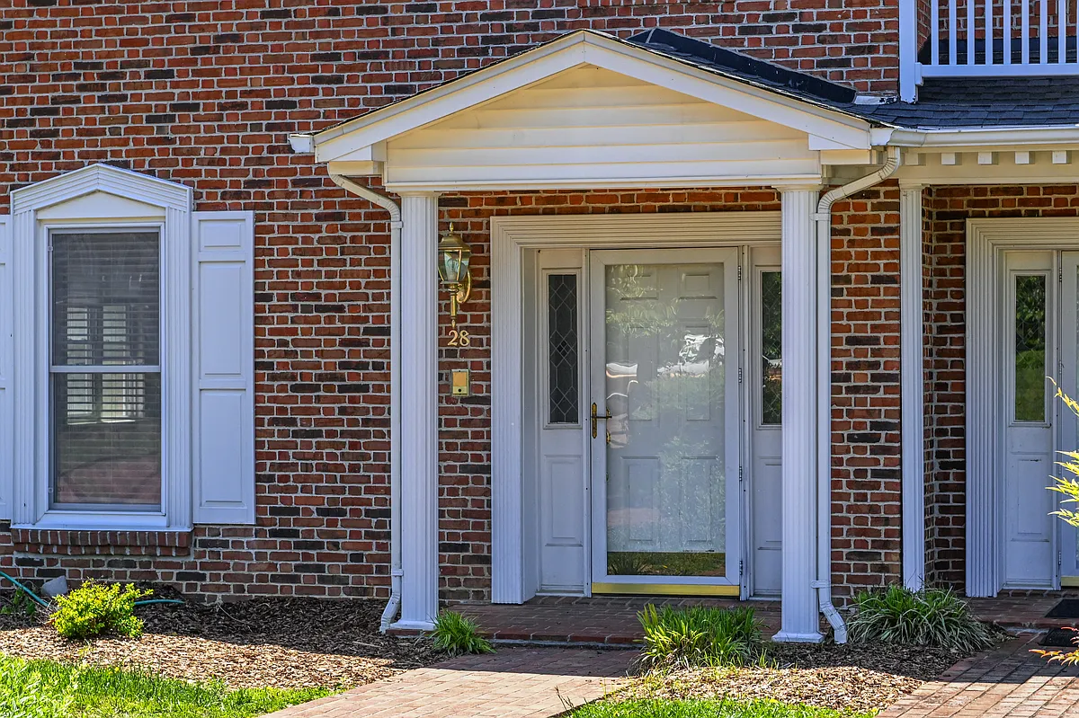 Building Photo - 112 Barberry Rd #28