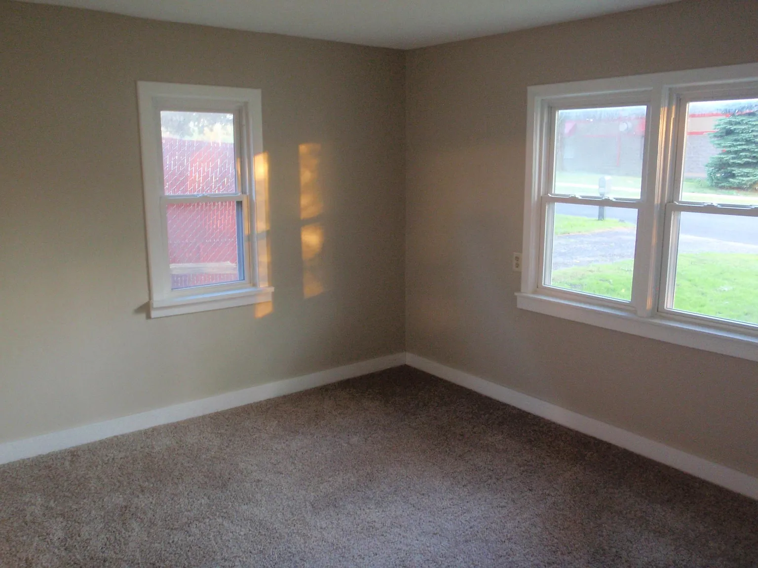 3 bed, 1126 sqft, $2,500 — Photo 2