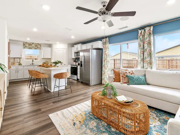 2043 W Pleasant Ave #19, Tulare, CA 93274