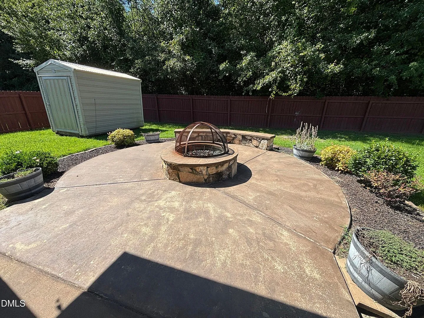 438 Roanoke Dr — Photo 4