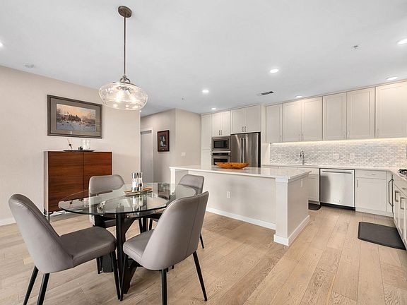 5th image of 900 S 1st St #312