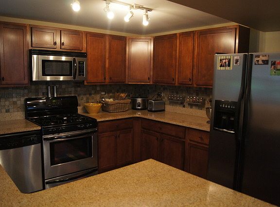3rd image of 6622 N Ashland Ave APT G