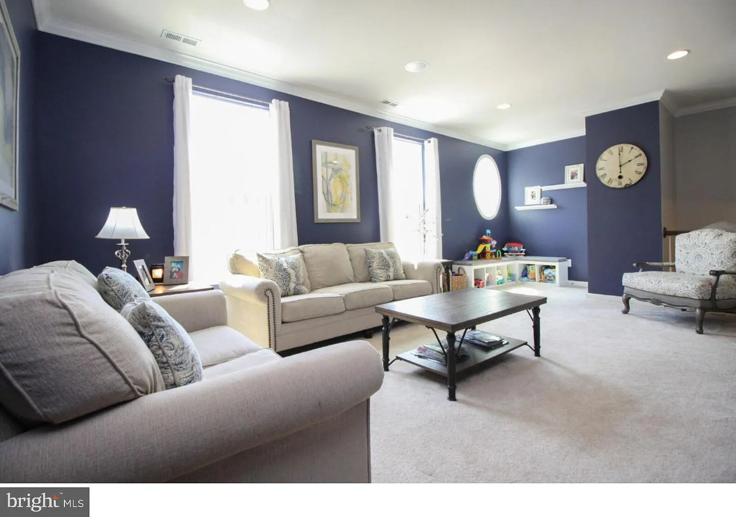 3 bed, 2.5 bath, 2100 sqft, $3,300 — Photo 3