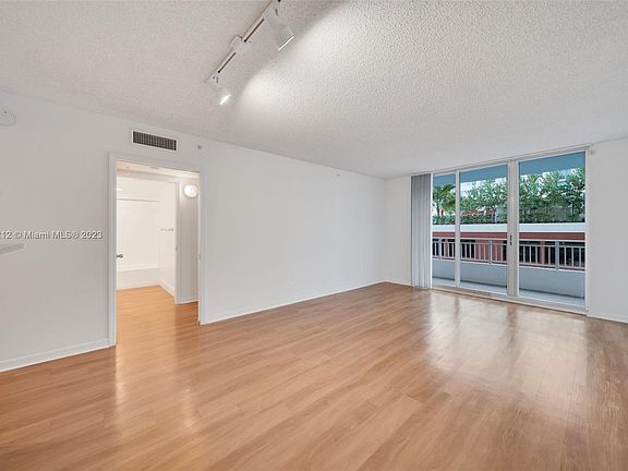3rd image of 1155 Brickell Bay Dr APT 1004