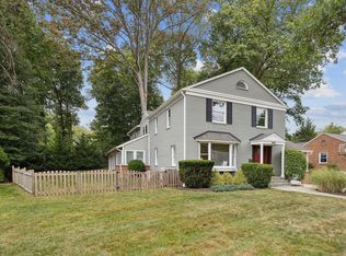 810 Blossom Dr, Rockville, MD 20850