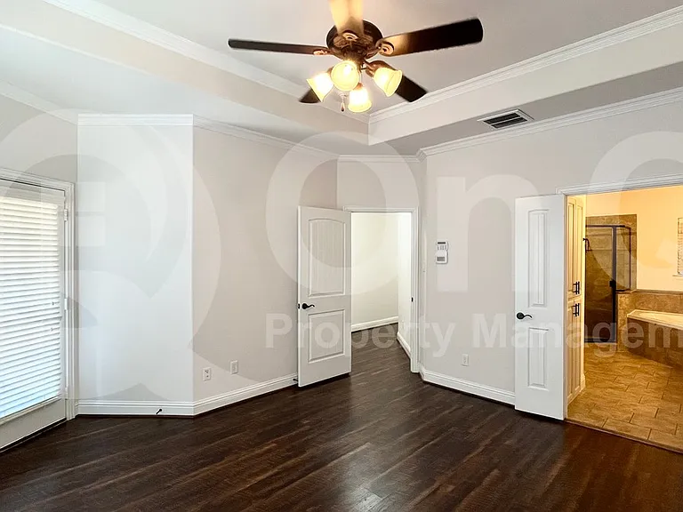 2209 Kirby St — Photo 7