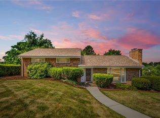 207 Howard Dr, Pittsburgh, PA 15241