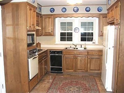 3rd image of 1140 Colwick Dr