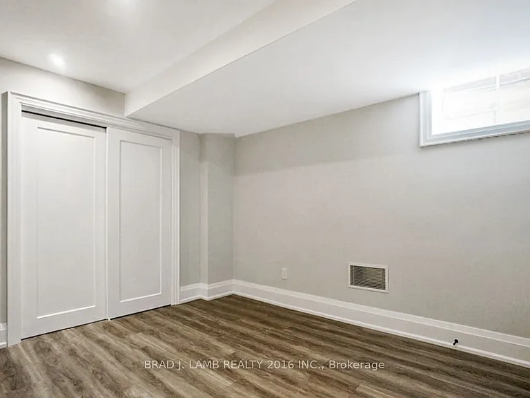 62 Royal Garden Blvd #BASEMENT — Photo 7