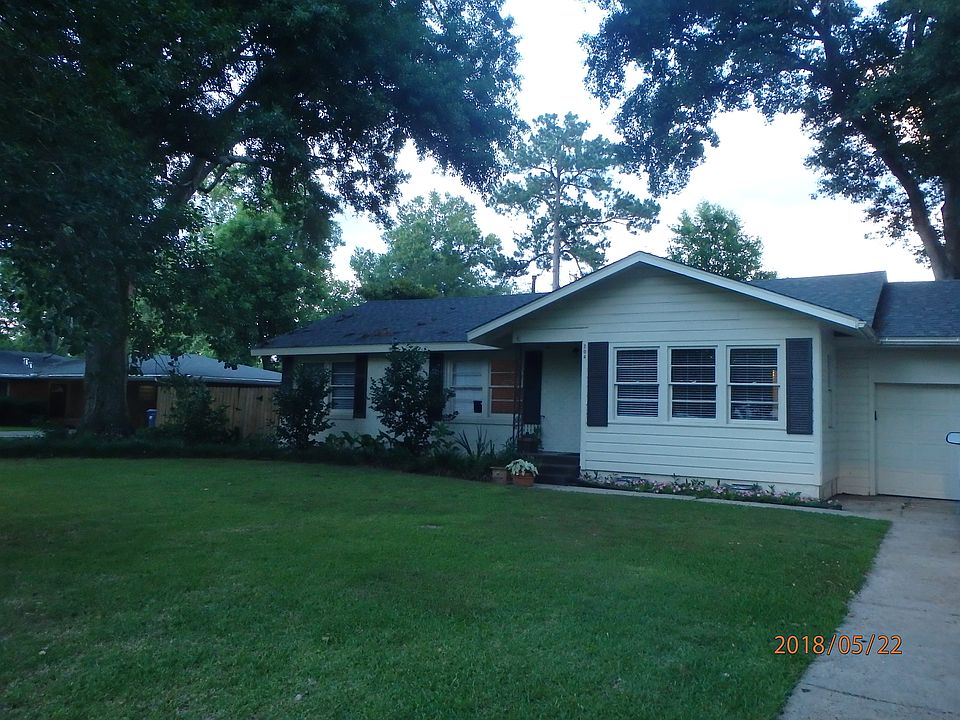 1st image of 204 Marie Antoinette St