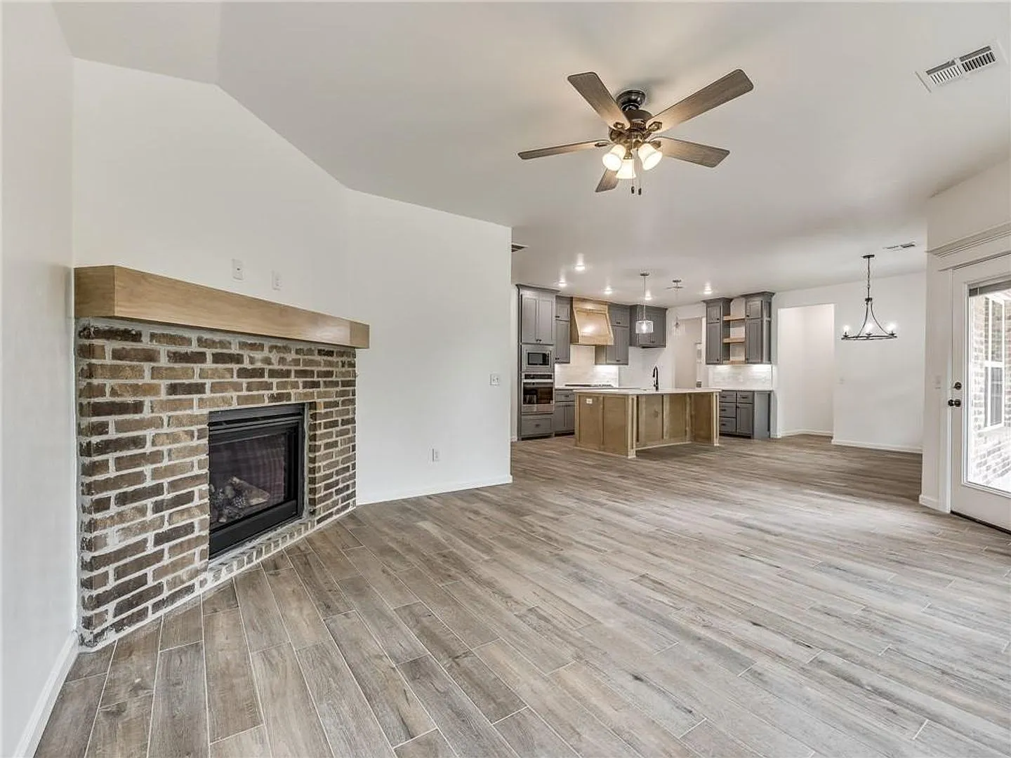 Newer Home For Lease in Tuttle 1460 Deer Ridge Run — Photo 3