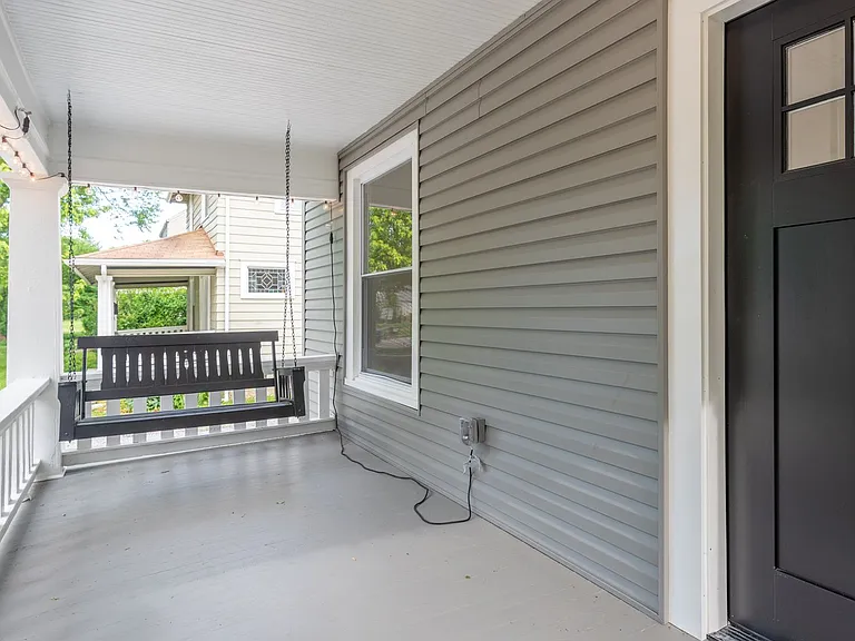 528 E Normal St — Photo 4