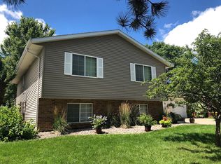 1834 Half Moon Rd, Brookings, SD 57006