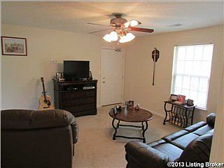 4th image of 219 Hampton Place Ct