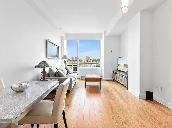 100 Riverside Blvd APT 4H, New York, NY 10069