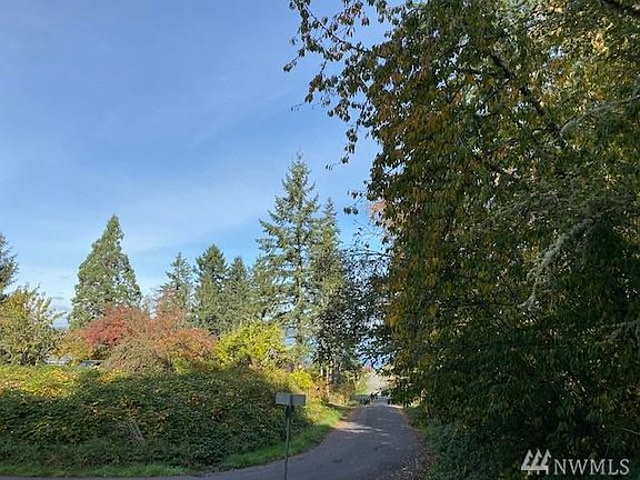 4th image of 407 71st Way NE