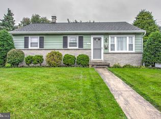 197 Wecaf Rd, New Holland, PA 17557