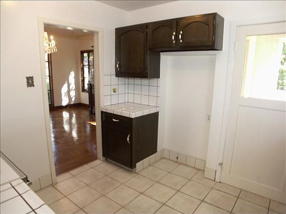 4th image of 75 Cerritos Ave
