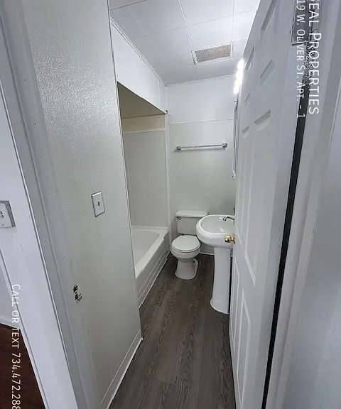 319 W Oliver St #1 — Photo 2