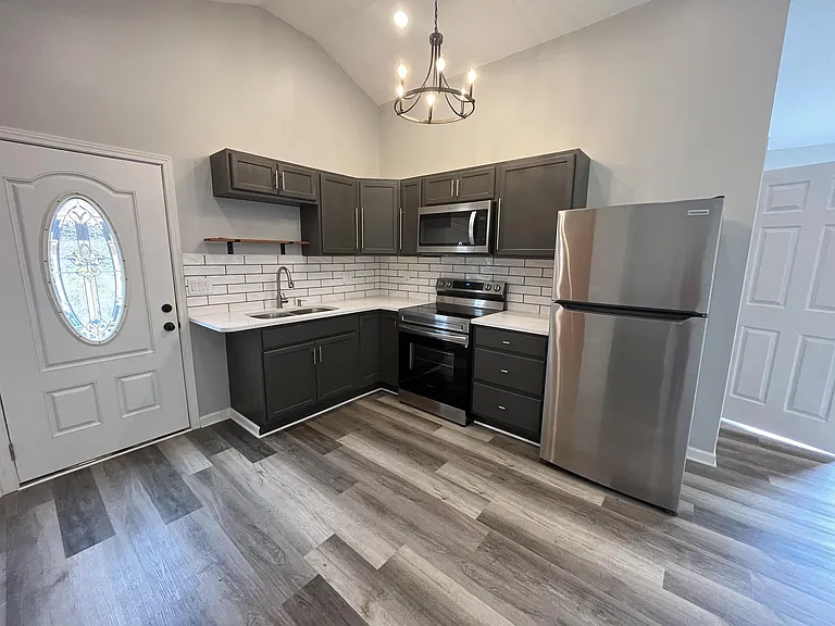 8010 Sunset Heights Dr #B — Photo 19