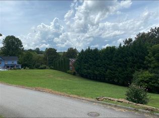 91 Campbell St, Murphy, NC 28906