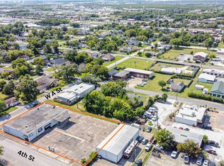 130 S 4th St #1, La Porte, TX 77571