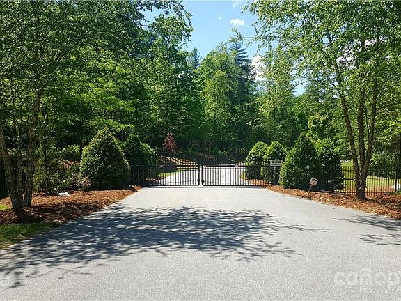 5th image of 31 Larkhaven Dr