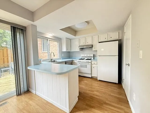 3485 Burbank Dr — Photo 3