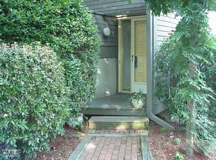 366 Sunrise Hill Rd, Norwalk, CT 06851