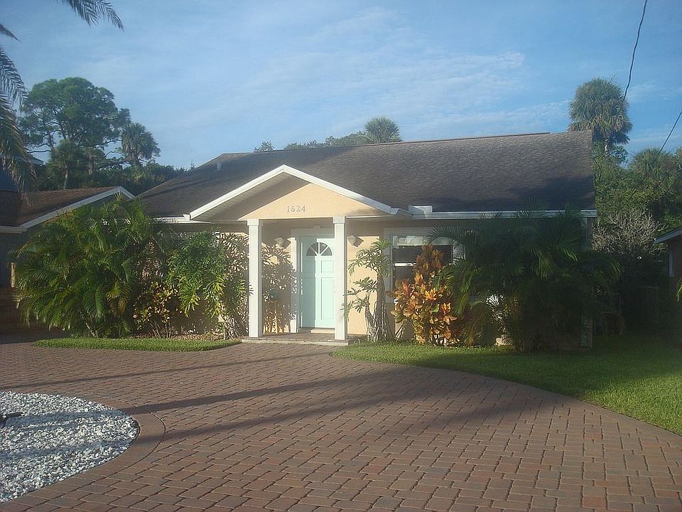 2nd image of 1624 Riverside Dr