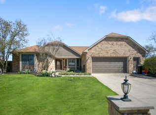 2982 Trueman Ct, Grove City, OH 43123