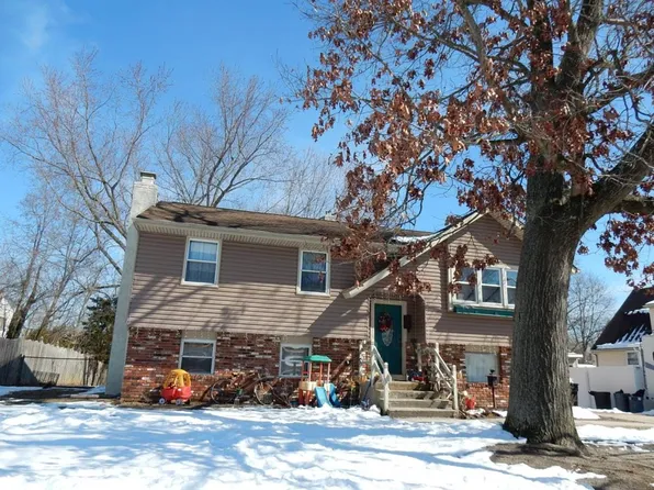 12 Lynn Dr, Sicklerville, NJ 08081