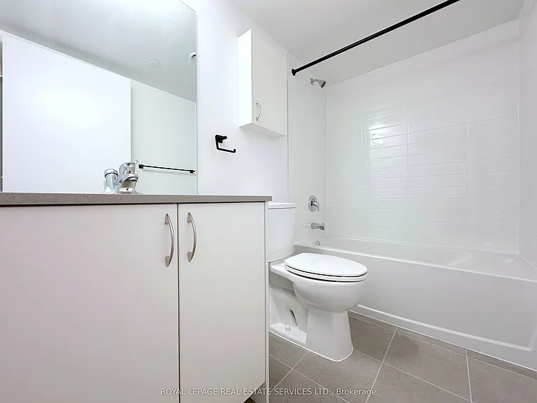 2 River Plate St #203 — Photo 9