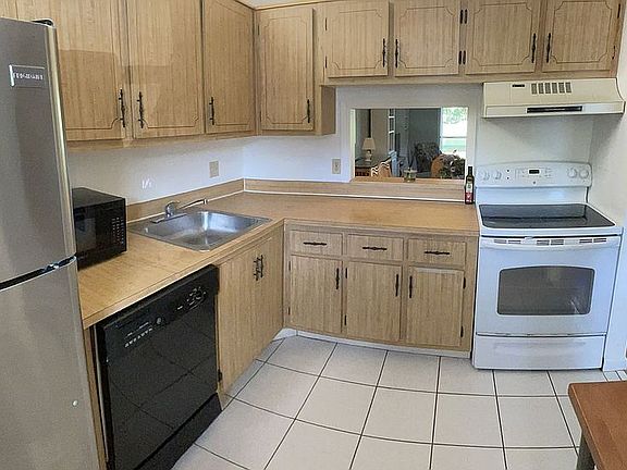 3rd image of 2700 Casita Way APT 106