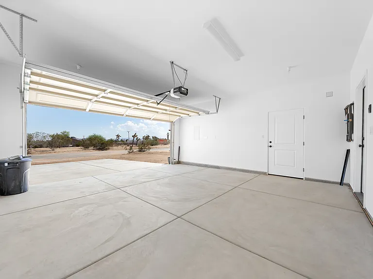 3878 Hilton Ave — Photo 32